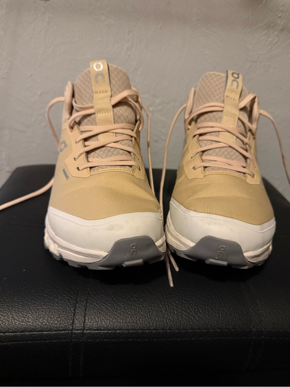 On Running Women’s Cloudroam Trail Shoes — Beige/White